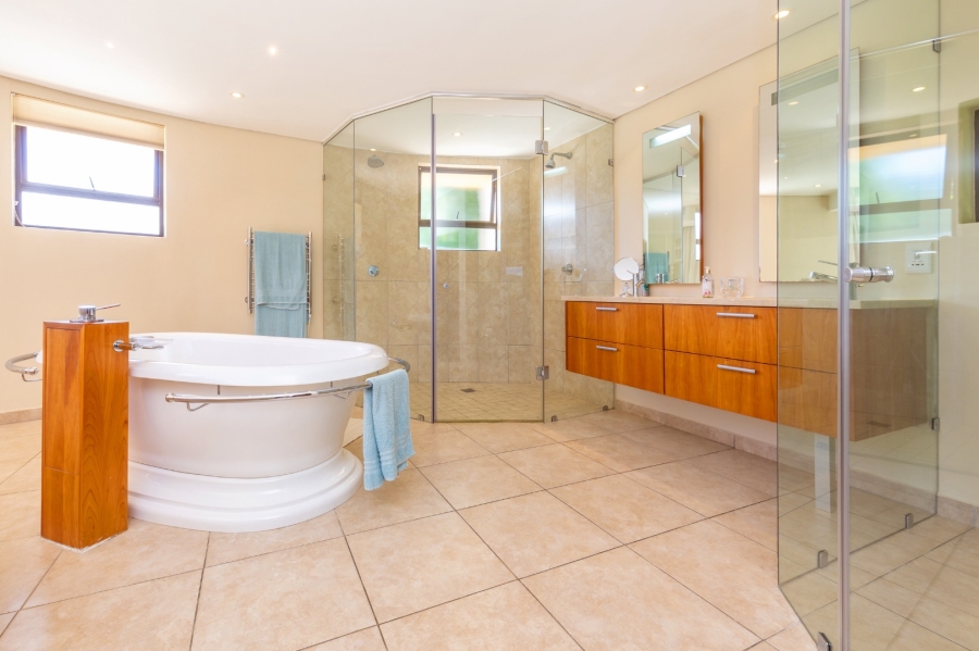 5 Bedroom Property for Sale in The Heads Western Cape